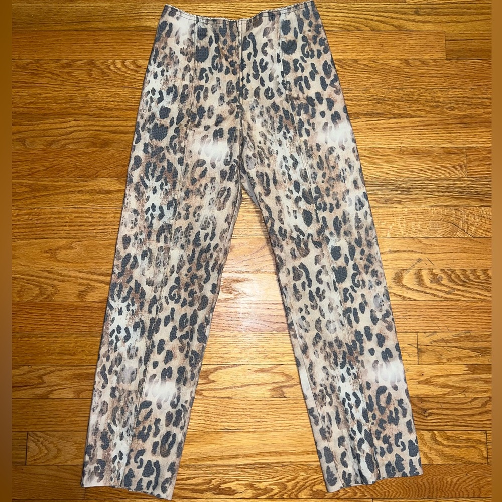 adorable cheetah pants🍒